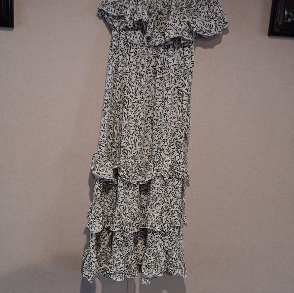 Yidarton Greenand White Ruffled Tiered Off-Shoulder Sundress - Picture 6 of 7